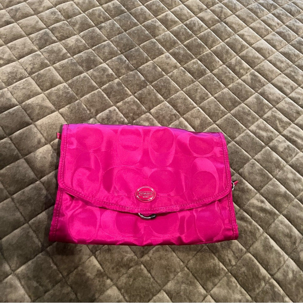 Coach Jewerly bag.  Great condition.  Never used